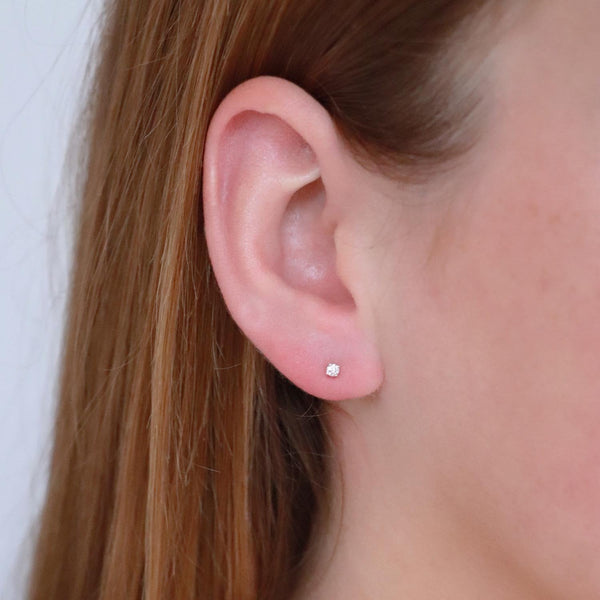 Stud Earrings with 0.1ct Diamonds in 9K Yellow Gold