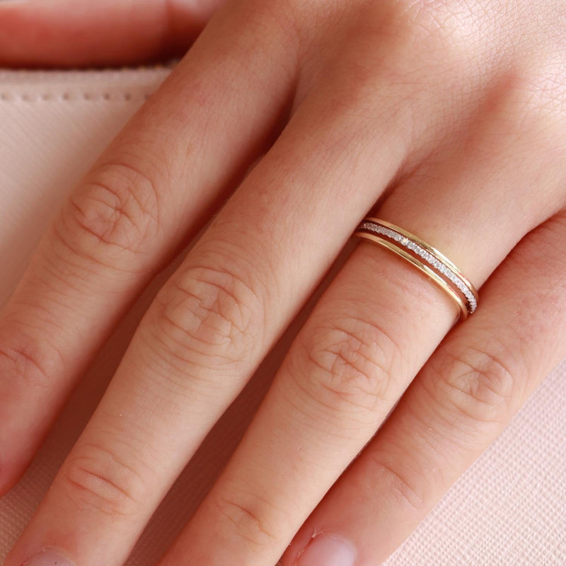 Band Ring with 0.1ct Diamonds in 9K Yellow Gold