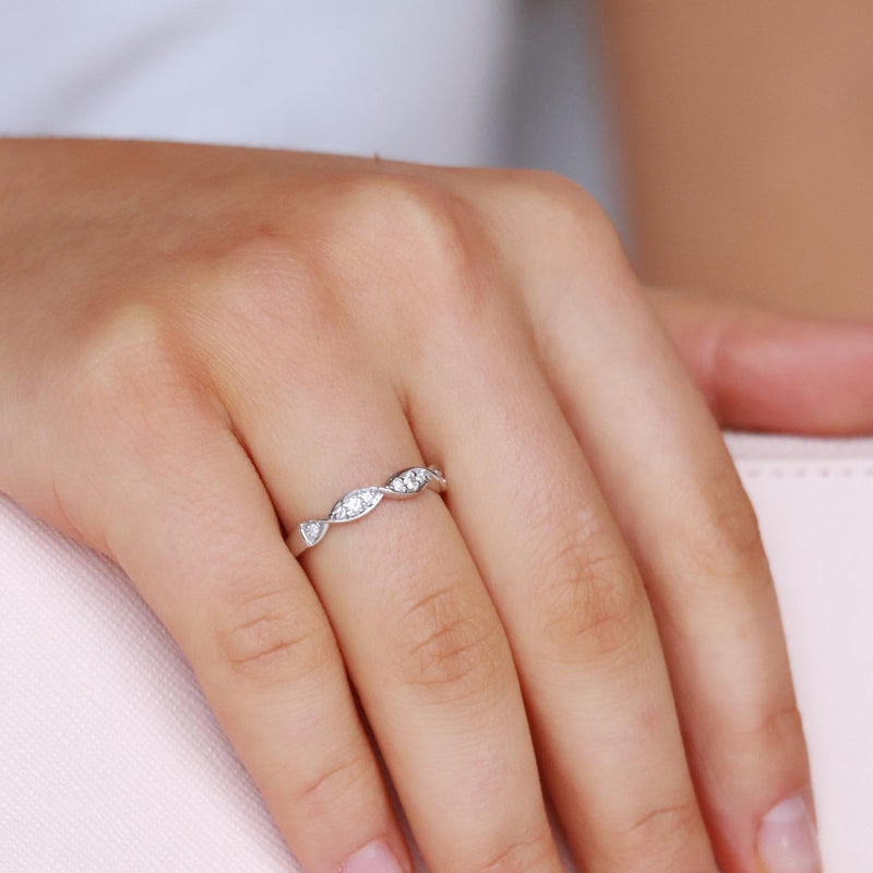 Band Ring with 0.1ct Diamonds in 9K White Gold