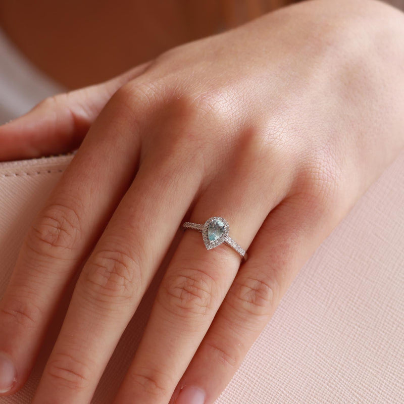 Aquamarine Ring with 0.15ct Diamonds in 9K White Gold