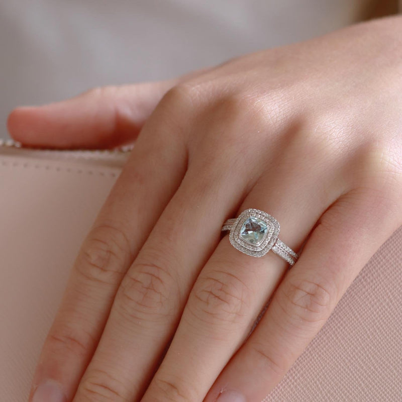Aquamarine Ring with 0.33ct Diamonds in 9K White Gold