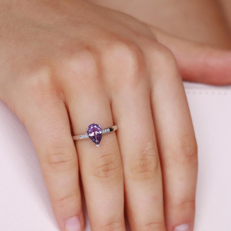Amethyst  Ring with 0.03ct Diamonds in 9K White Gold